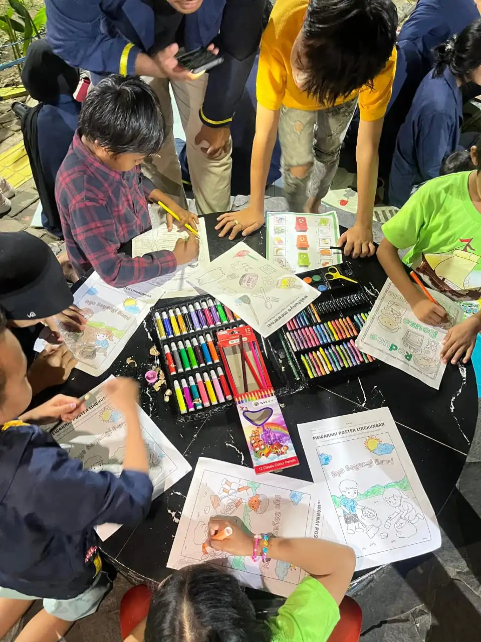 Hasil Karya Mewarnai